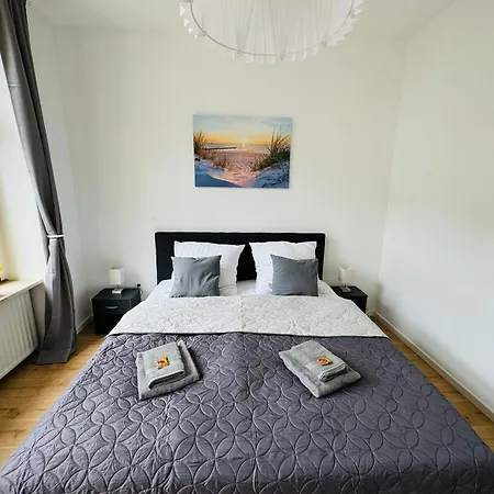 Neu Und Modern - 2 Schlafzimmer - Arbeitsplatz - Nespresso *