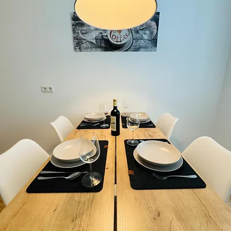 Neu Und Modern - 2 Schlafzimmer - Arbeitsplatz - Nespresso Wuppertal