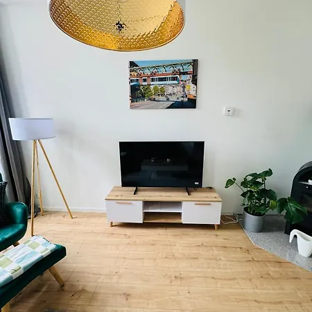 شقة Neu Und Modern - 2 Schlafzimmer - Arbeitsplatz - Nespresso *