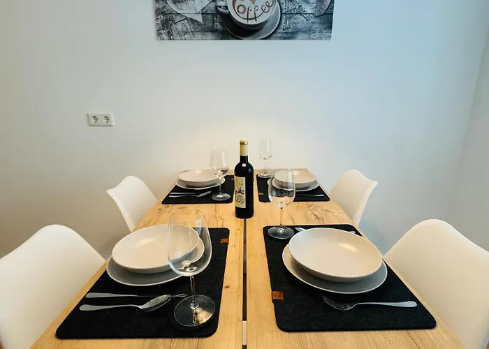 Neu Und Modern - 2 Schlafzimmer - Arbeitsplatz - Nespresso Wuppertal